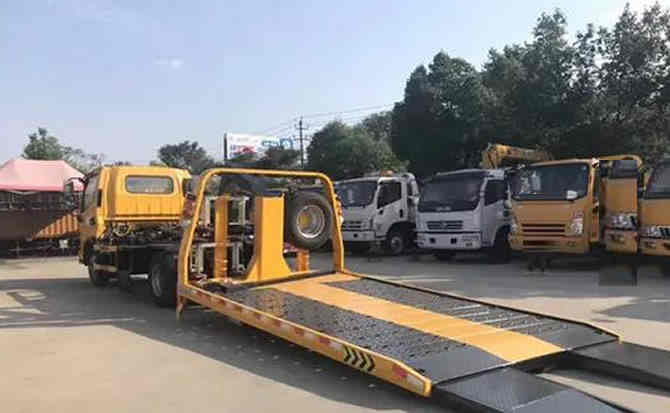 巍山汽车中途维修案例
